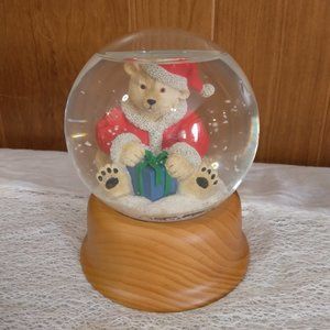 Vintage Eddie Bauer '98 Polar Bear Santa Snow Globe